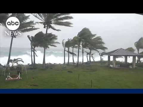 Hurricane Lala closing in on Hawaii, bringing heavy rain, wind