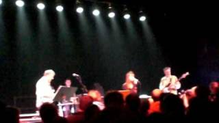 Young Marble Giants - Eating Noddemix live @ HAU2, Berlin - 16.1.2009