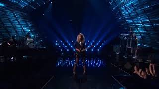 Tori kelly - should’ve been us - LIVE MTV , powerful amazing voice.