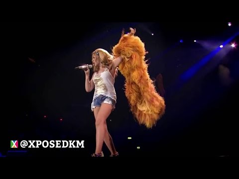 Kylie - Put Your Hands Up (Live Aphrodite Les Folies Tour) - Subtitulada