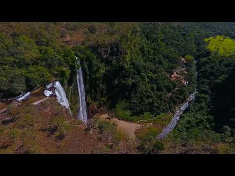 Cachoeira Salto Paraguassú em Baliza Goiás. Quer conhecer melhor  Esta na descrição do video