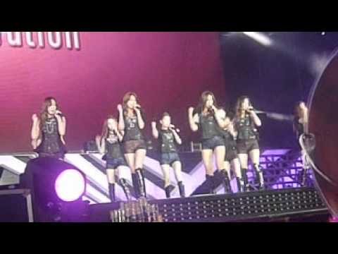 120922 "PUT IT BACK ON" SNSD - Genie