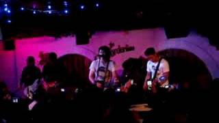 Download lagu Peterpan London 08 - Hero mp3 Download lagu Peterpan London 08 - Hero mp3