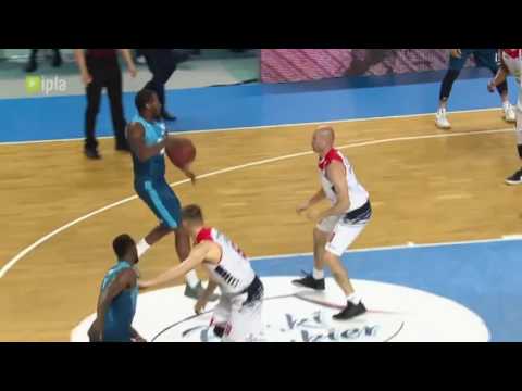 Kyle Weaver - no look pass! #PLKPL