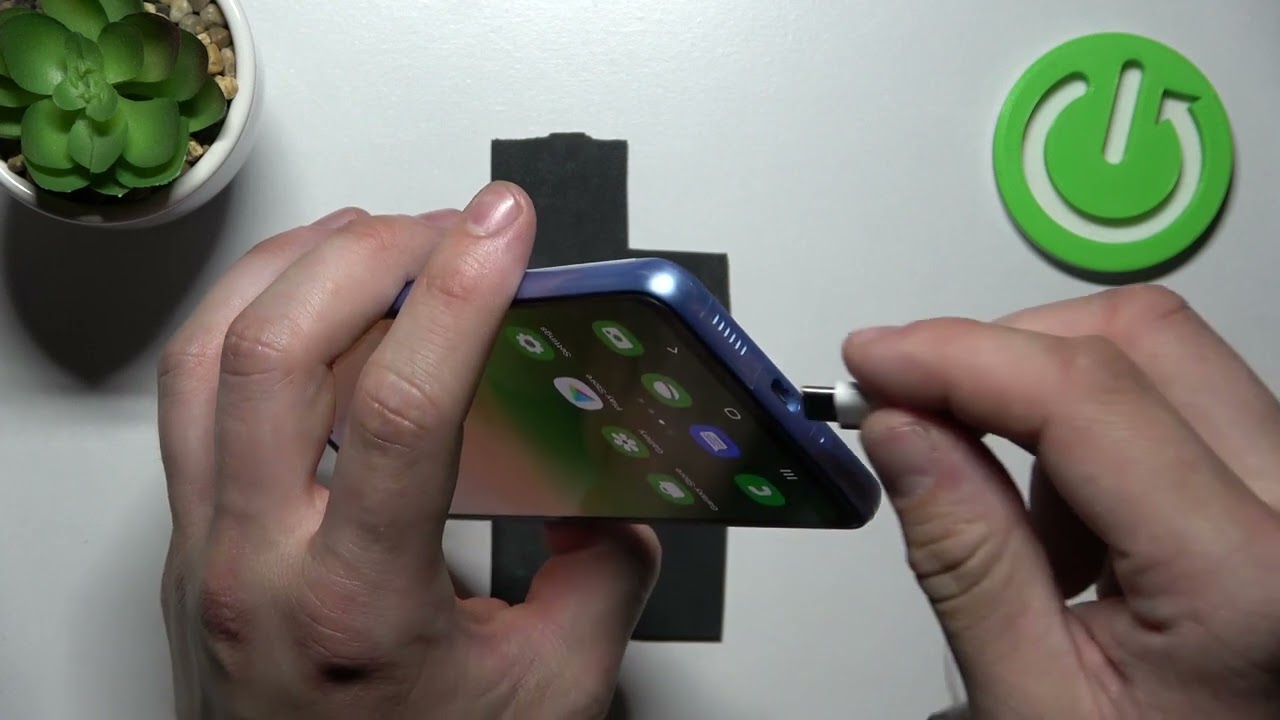 How to Plug Wired Headphones to Samsung Galaxy A33