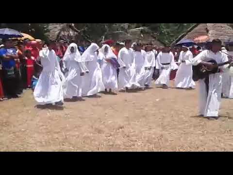 Un baile nuevo ( grupo religioso de la Comarca indígena- Panamá )