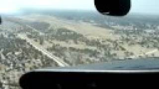 preview picture of video 'Cessna 206 final approach at Maun Airport'