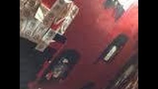 とあるカラオケボックスで案内された“赤い部屋”