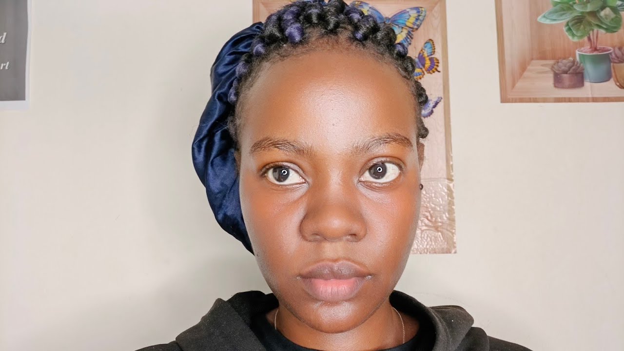 Omukazi muweweta mpola mpola bwoti ku mabere ajja kusamula 