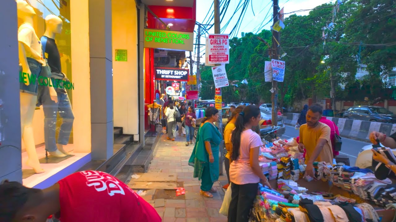Immersive street-level walking tour through New Delhi (Market 8), India, showcasing authentic urban landscapes, local architecture, and the vibrant atmosphere of the city's neighborhoods