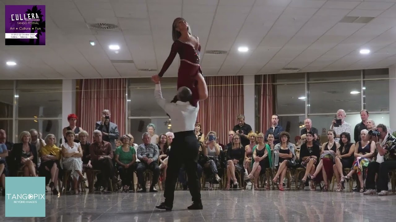 Julia Urruty & Claudio González dance Solo Tango Orquesta & Chino Laborde - El Gordo Triste