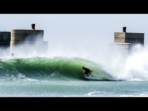 Surfing South Africa's Rarest Novelty Wave!