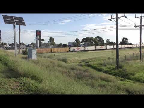 4K - 75 Wagon Long! SCT Christmas Intermodal Freight Train Airport West