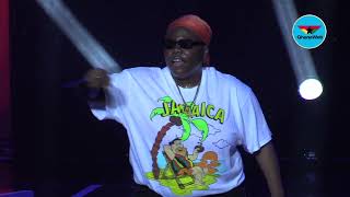 Teni performs &#39;Case&#39; at Ghana Meets Naija