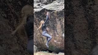 Video thumbnail de Clear Blue Skies, V12. Mt Evans