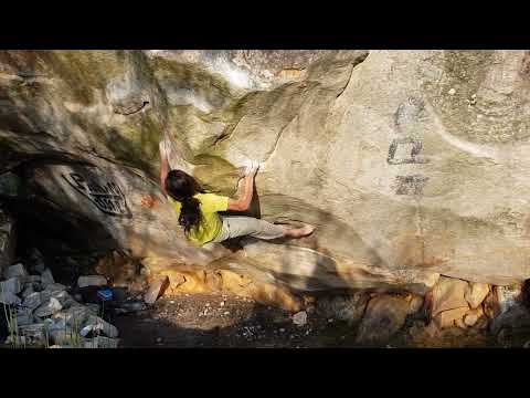 ⛰️ Barefoot Charles Albert Sends V17 'No Kpote Only'! 🤯👟❌