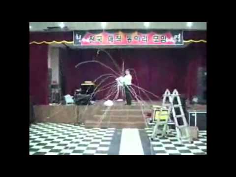 Magic Pour Streamer (1p(36roll)/1pack Paper) by JL Magic