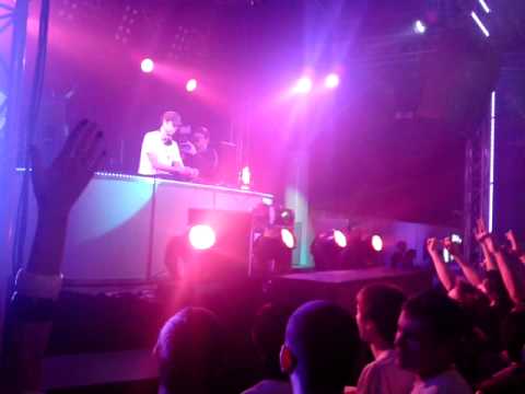 Nic Chagall in Moldova (Aruna with Mark Eteson - Let Go)