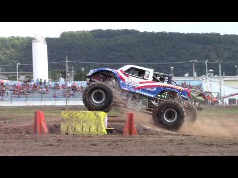 The Bloomsburg 4 Wheel Jamboree Monster Truck Racing: Bigfoot vs Snake Bite