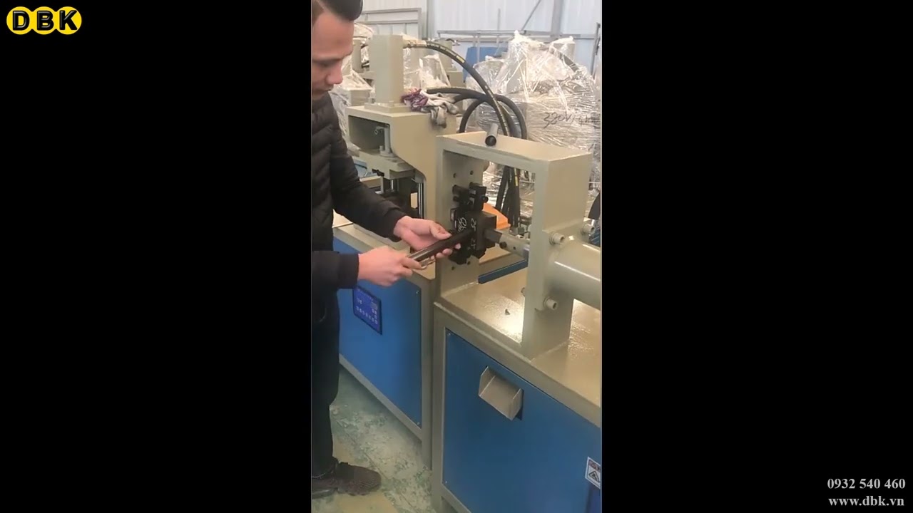 Video Máy đột dập thủy lực 1 đầu giá rẻ - Máy đột dập thủy lực 1 đầu R80 - 2.2 kW