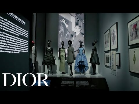 Exposição Christian Dior Designer of Dreams no Museu V&A