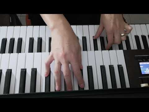 Hino 369 CCB Meia Hora .  CHRIST IS KNOCKING AT YOUR HEART.