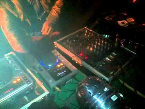 DJ CRYSTAL POWERMIXING LIVE @ SPRING FIESTA(ORANGE FARM)28SEPT2013 PART1
