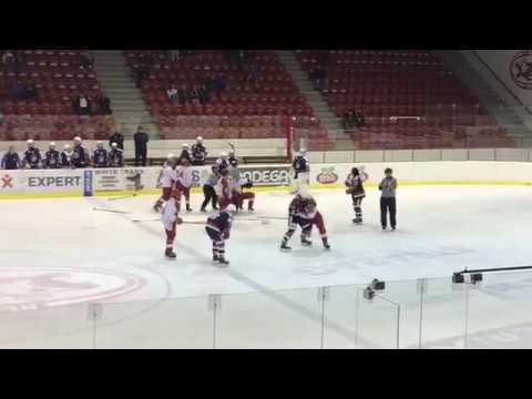 Hromadná bitka v utkání dorostu Slavia – Chomutov