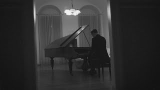 Download lagu Jurrivh - First Love (Reimagined) mp3