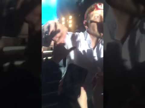 Macklemore - Can‘t Hold Us (Crowd Surfing)| 1Live Popfest