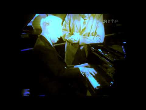 Chopin Etude Op. 10, No. 2. ARTHUR RUBINSTEIN in HAMBURG 1966. Remastered, Colored.