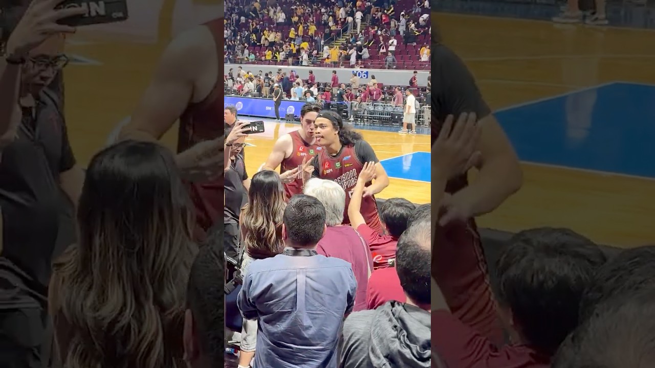 Highlights: UP players being applauded after beating UST