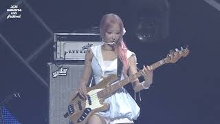 Download lagu QWER - Dear (Holding Back Tears) @ 2026 Weverse Con Festival mp3