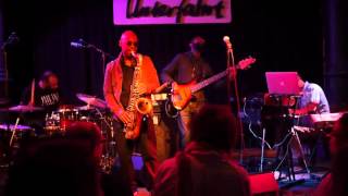 Marcus Stricklands Twi Life   Unterfahrt München - Mirrors