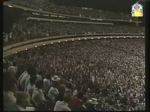 The first time the Mexican wave was seen at a cricket game. Aust vs NZ ODI MCG January 1988
