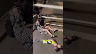 Download lagu Cewek Jepang Suka Tidur di Jalan🇯🇵 mp3