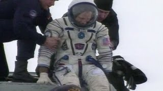 Astronautas vuelven a la Tierra