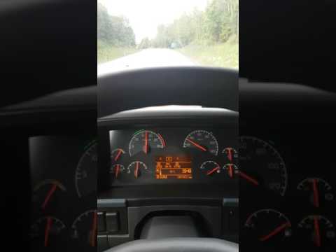 Går tungt i Filipstadsbacken, Volvo FH480