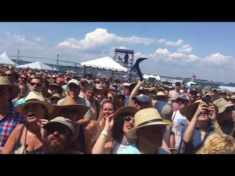 Nathaniel Rateliff and The Night Sweats - S.O.B. / The Shape I'm In @ 2016 Newport Folk Festival