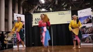 Download lagu Wau Bulan Malaysian Dance at New York Times Show 2011 mp3 Download lagu Wau Bulan Malaysian Dance at New York Times Show 2011 mp3