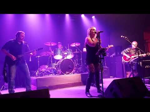 Unlikely Suspects Jan 28 2022 Bunkers Bar and Grill - Kiss Me