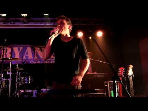 EXPLOSION BAND LIVE ACUSTICO MC RYAN'S 2