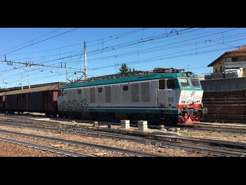 E.652-043 + CARRI CHIUSI TRANSITO STAZIONE DI MILANO G. P.