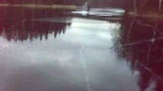 preview picture of video 'Retkiluistelua Nuuksiossa (matalassa vedessä)'