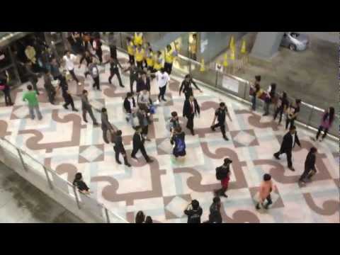 120406 Infinite arrived at Suvarnabhumi Airport