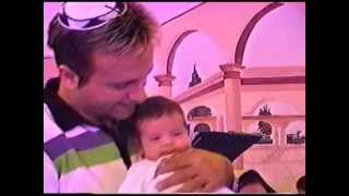 פדיון בן בכור בחמישה סלעים.wmv (ידידנו היקר משה רצון ז"ל) - התמונה מוצגת ישירות מתוך אתר האינטרנט יוטיוב. זכויות היוצרים בתמונה שייכות ליוצרה. קישור קרדיט למקור התוכן נמצא בתוך דף הסרטון