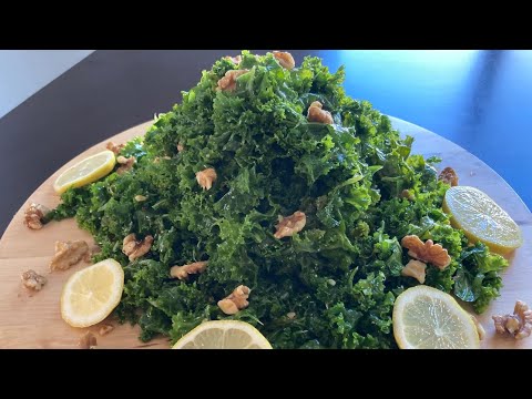 Hearty Kale & Walnut Salad!
