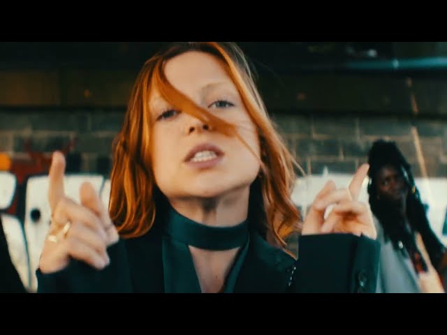 Video zu 'Heiss Für Mich' ansehen