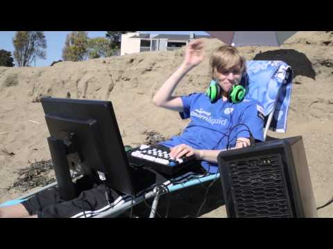 Snute: A Beach Kind of Day