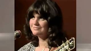 Linda Ronstadt   I Can&#39;t Help It If I&#39;m Still In Love With You – lyrics